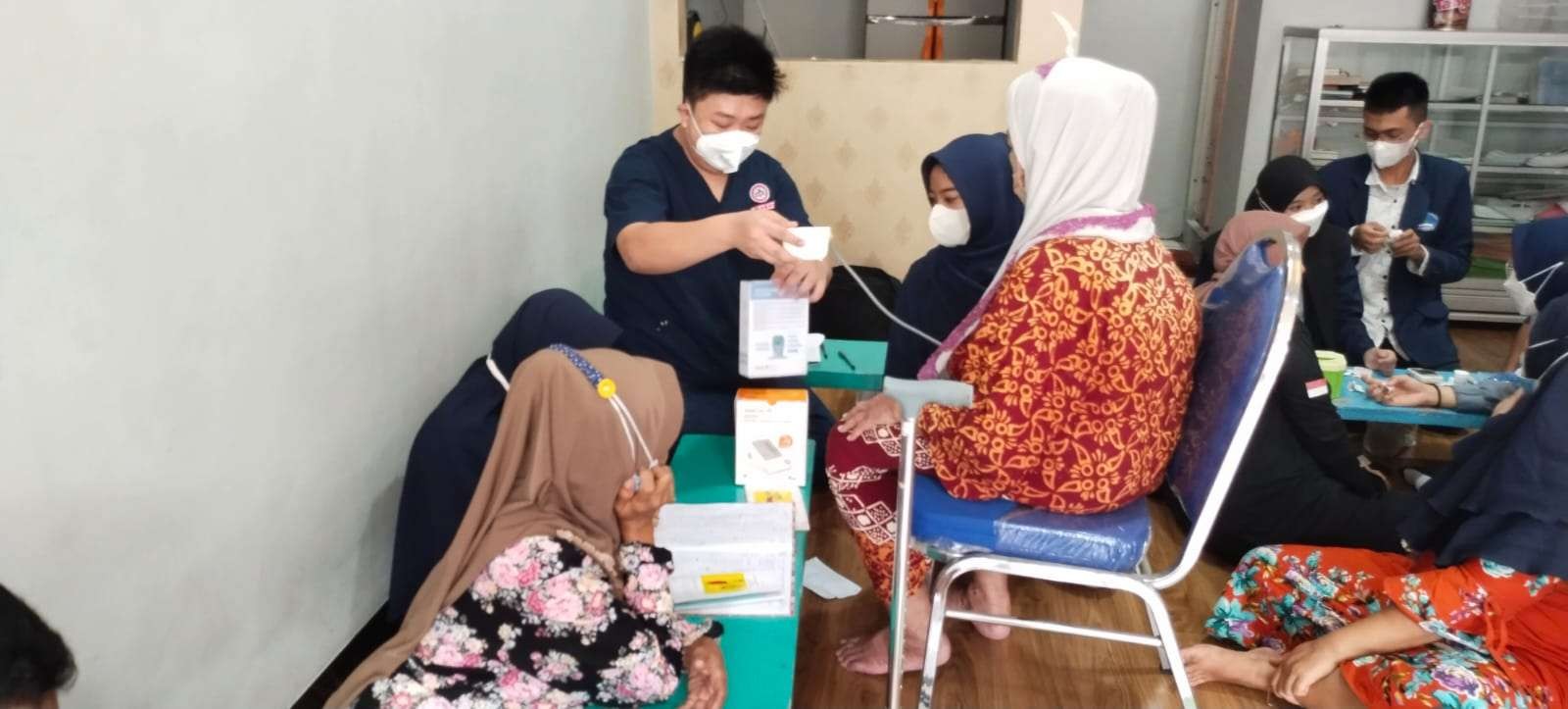 Pemeriksaan kesehatan gratis yang dilakukan tim dokter RSLI. (Foto: Istimewa)