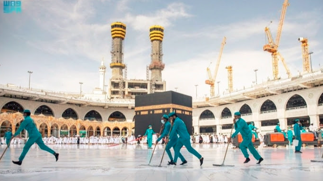 Kabah dibersihkan