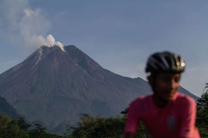 Gunung Merapi luncurkan guguran lava. (Foto: Ant)