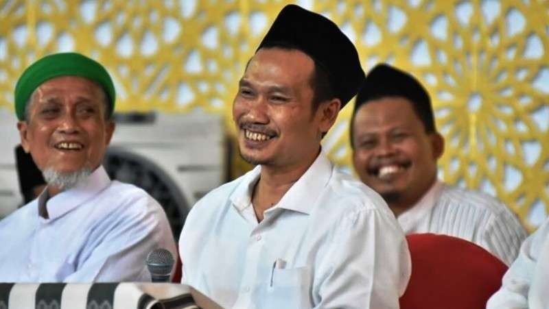 KH Ahmad Bahauddin Nursalim (Gus Baha) bersama KH Masbuchin Faqih, Pengasuh Pesantren Mambaus Sholihin, Suci, Gresik. (Foto: Dok/Ngopibareng.id)