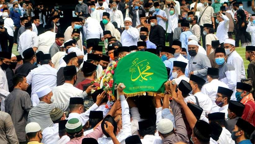 Prosesi beradab umat Islam dalam mengantar jenazah. (Foto: Ilustrasi)