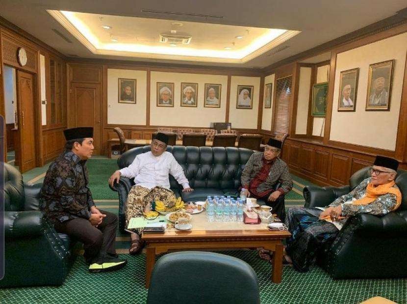 Rapat di PBNU Jakarta, tampak Helmy Faishal Zaini (Sekjen PBNU), KH Yahya Cholil Staqut (Katib Aam PBNU) bersama Ketua Umum PBNU KH Said Aqil Siroj dan Rais Aam KH Miftachul Akhyar. (Foto: Istimewa)