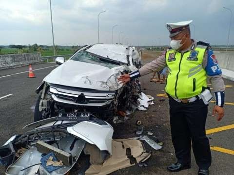 Kondisi mobil keluarga Vanessa Angel yang ringsek saat kecelakaan maut, 4 November 2021. (Foto: Istimewa)