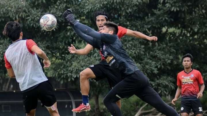 Pemain Arema FC saat menjalani sesi latihan sebelum menjalani laga perdana seri ketiga Liga 1 (Instagram:@aremafcofficial)