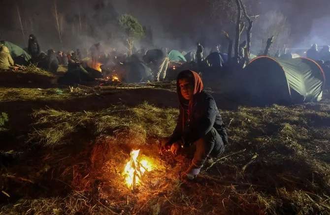 Ribuan migran, terutama dari Timur Tengah, berkemah atau tinggal di dekat perbatasan Polandia-Belarus dalam kondisi mengerikan. Mereka bertujuan untuk menyeberang ke Uni Eropa. (Foto: AFP)