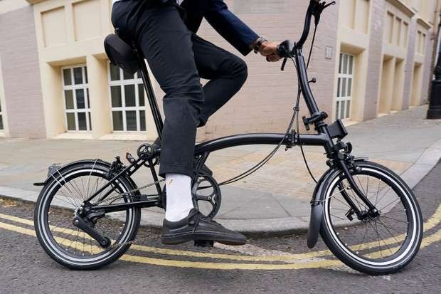 Brompton P Line menggabungkan frame besi dengan fork dan triangle titanium. (Foto: Istimewa)