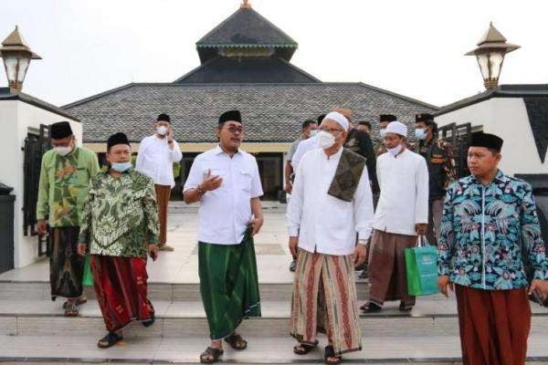 Ziarah ke makam para wali tetap menjadi tradisi masyarakat, dengan Protokol Kesehatan. (Foto: Istimewa)