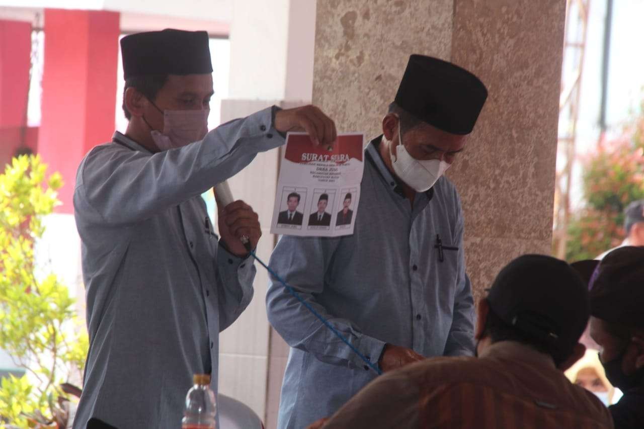 Prosesi pemilihan kepala desa antar waktu di desa Jugo Kecamatan Kesamben, Blitar. (Foto: Choirul Anam/Ngopibareng.id)