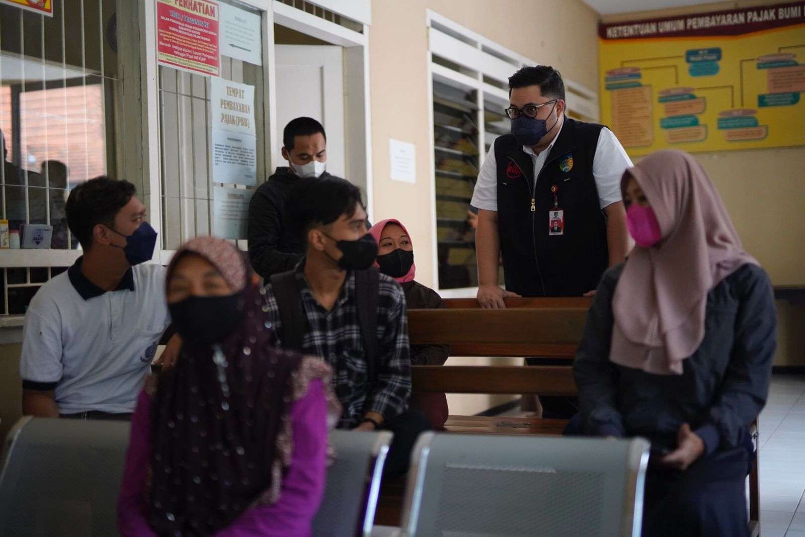 Bupati Kediri Hanindhito Himawan Pramana sidak kantor pelayanan publik. (Foto: Istimewa)