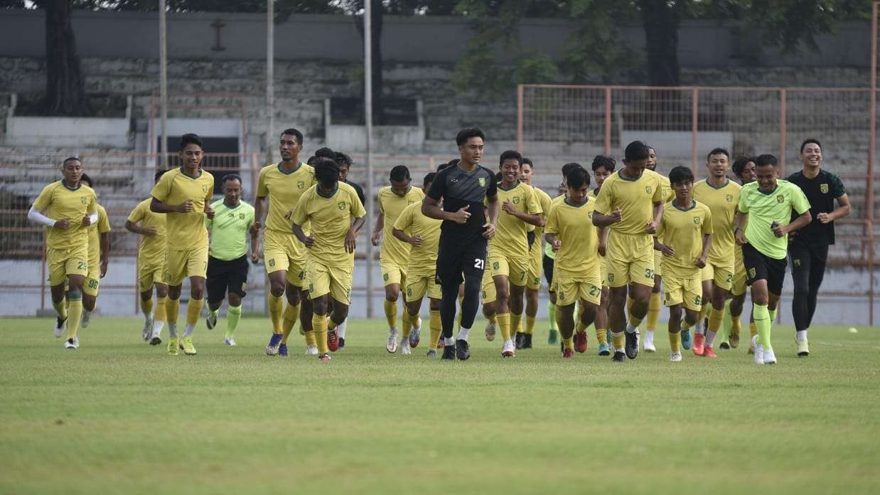 Skuad Persebaya saat menjalani latihan. (Foto: Istimewa)