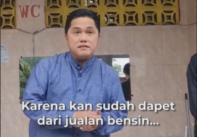 Menteri BUMN Erick Thohir viral. Gara-garanya, ia mempertanyakan toilet SPBU di Probolinggo yang berbayar dengan tarif Rp 2000. (foto: tangkapan layar)