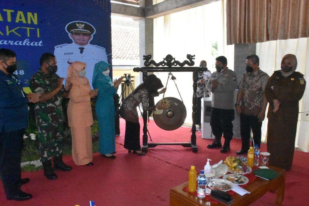 Bupati Mojokerto saat Puncak Peringatan BBGRM XVII sekaligus HKG-PKK.(Deni Lukmantara/Ngopibareng)