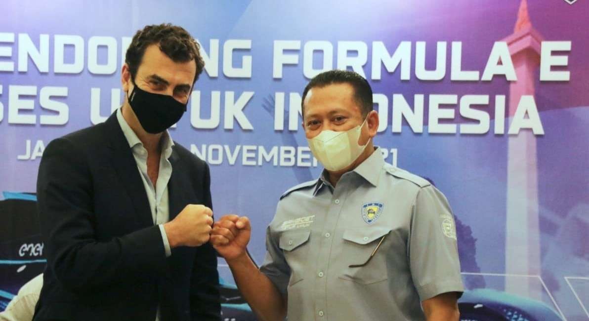 Ketua Umum IMI Bambang Soesatyo bersama Alberto Longo. (Foto: Istimewa)