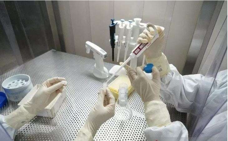 Ilustrasi - Bio Farma segera memproduksi alat pendeteksi Covid-19, berupa Rapid Test berbasis Real Time Polymerase Chain Reaction (RT-PCR), yang dapat melakukan pemeriksaan SARS CoV2 (virus corona) atau COVID-19. (Foto: Antara/Humas Bio Farma)