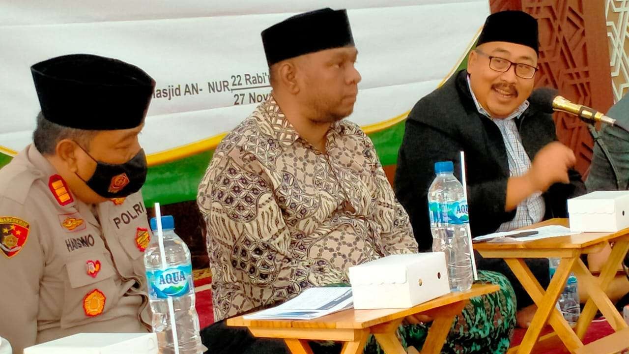 KH Dr Ahmad Fahrur Rozi (kanan) saat menjadi narasumber kajian soal terorisme yang digelar MUI Kota Probolinggo. (Foto: Ikhsan Mahmudi/Ngopibareng.id)