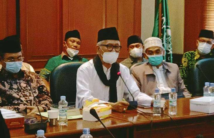 Rais Aam PBNU Kiai Miftachul Akhyar saat menerika kiai dan ulama dari 27 PWNU di Kantor PBNU Jakarta, Senin 29 November 2021. (Foto: Istimewa)