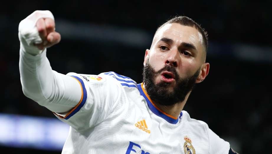 Karim Benzema lagi-lagi tampil apik saat membawa Real Madrid meraih kemenangan penting atas Sevilla. (Foto: Twitter/@realmadrid)