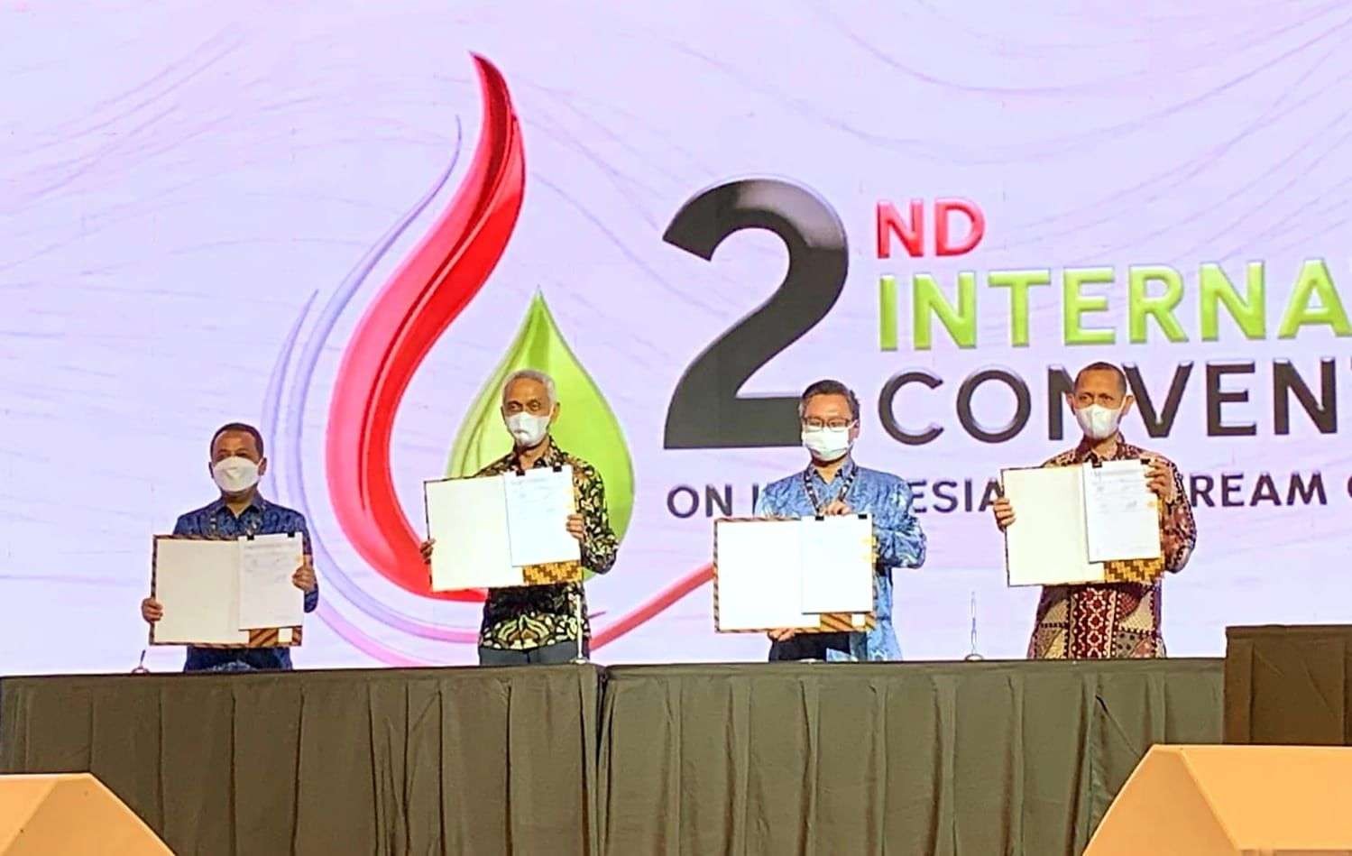 Penandanganan MoU dengan Gas Sales Agreement (GSA)/Perjanjian Jual Beli Gas (PJBG) dan Letter of Agreement (LoA) dengan produsen hulu untuk mendukung daya saing industri dan menjaga ketahanan pasokan gas bumi pada 1 Desember 2021. (Foto: Istimewa).