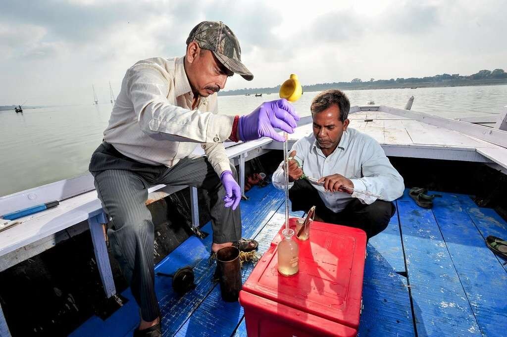 Limbah farmasi di sejumlah sungai di India. (Foto: pharmaceutical)