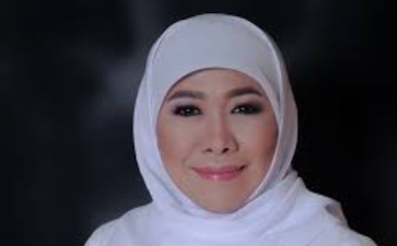 Khofifah pinter politik