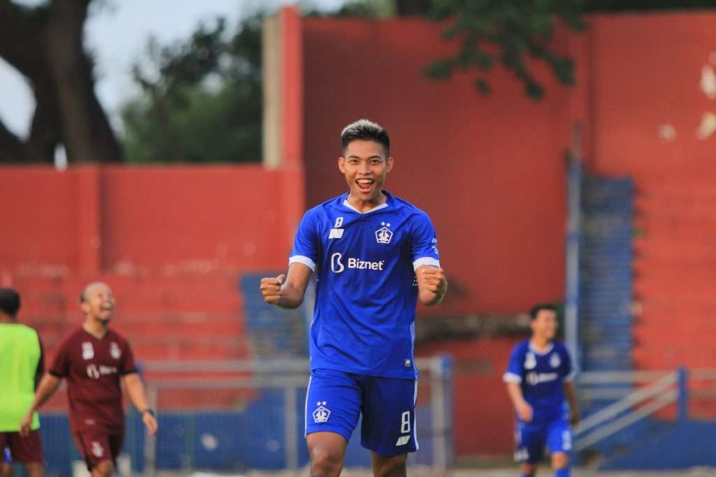 Vava Mario Zagalo saat latihan di Stadion Brawijaya (Foto : Dok Persik)