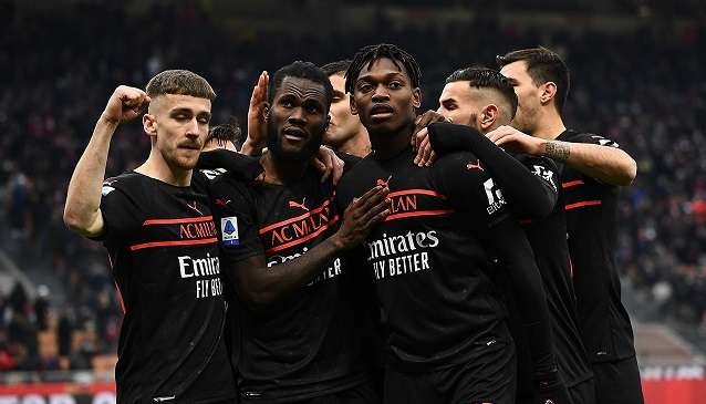 Para pemain AC Milan diyakini akan tampil ngotot saat menjamu Liverpool di matchday pemungkas Grup B Liga Champions. (Foto: Twitter/@acmilan)