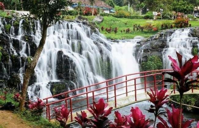 Objek wisata air terjun Niagara Mini Kalianyar Sempol Bondowoso dibuka untuk wisatawan saat Nataru 2021-2022.(Foto: Istimewa)