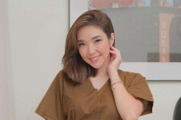 Gisella Anastasia kembali sambangi Polda Metro Jaya, Jumat 10 Desember 2021. Menurut kuasa hukumnya, Sandi Arifin, hal ini terkait pemeriksaan video syur 19 detik. (Foto: Instagram)