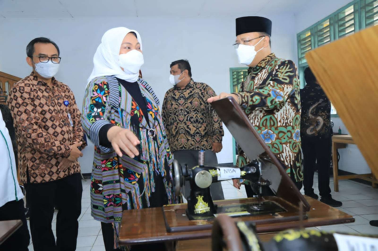 Menteri Ketenagakerjaan Ida Fauziyah saat mengunjungi BLK  Provinsi Bengkulu. (Foto: Biro Humas Kemnaker RI)