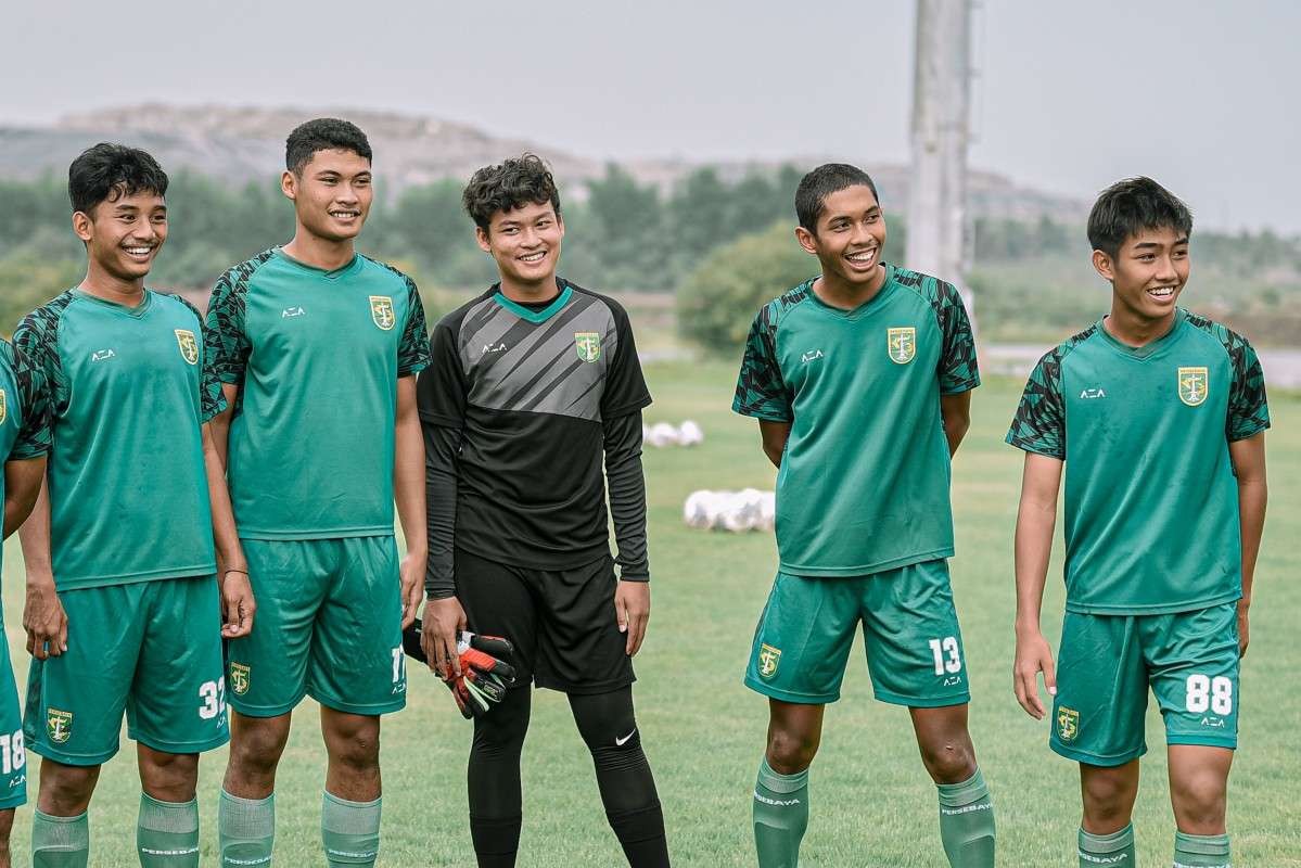 Lima pemain muda yang ditarik Persebaya untuk latihan bersama. (Foto: Istimewa)