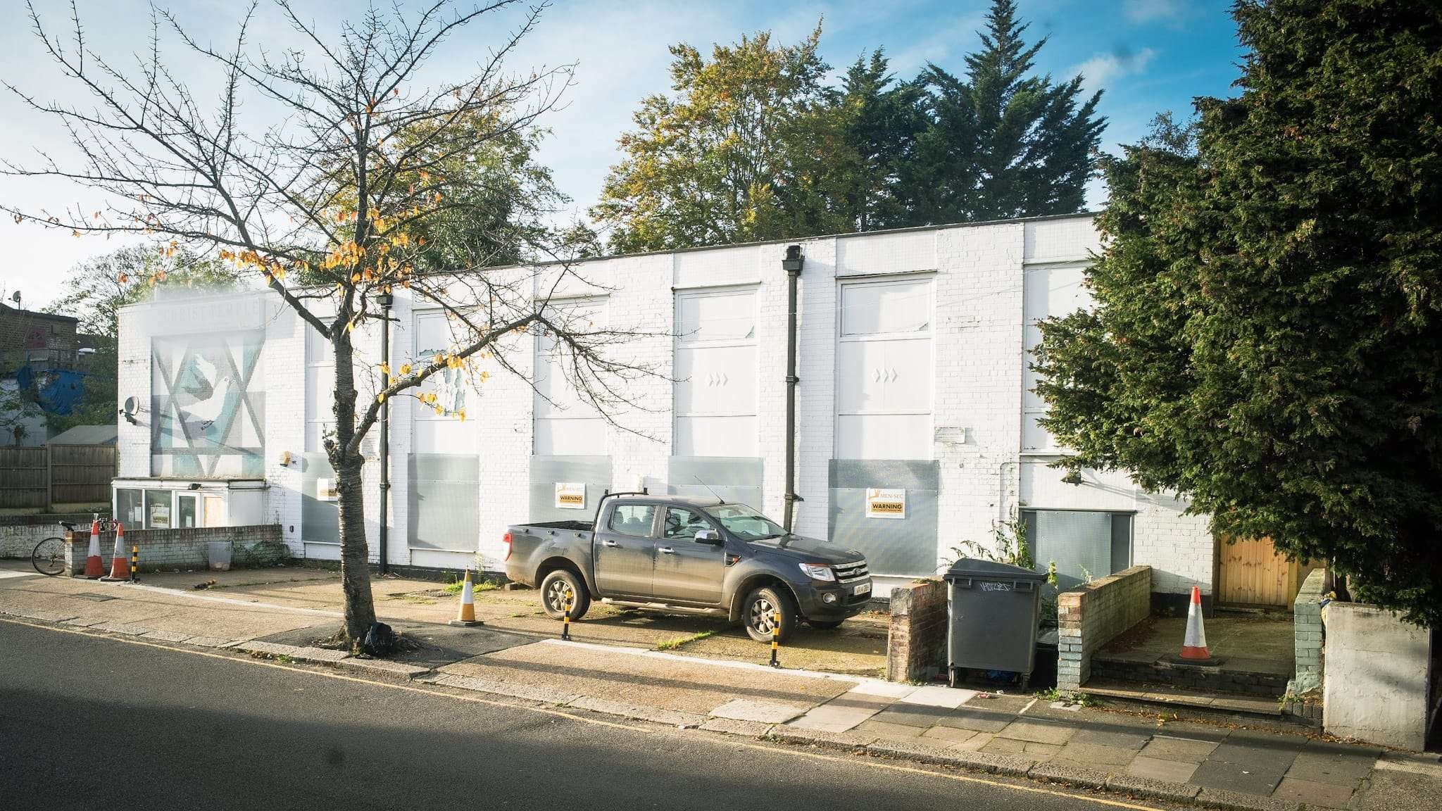 Bangunan di kawasan Gladstone Park, yang akan dibeli untuk masjid Indonesia di London, Inggris Raya. (Foto: Munawir Aziz for Ngopibareng.id)