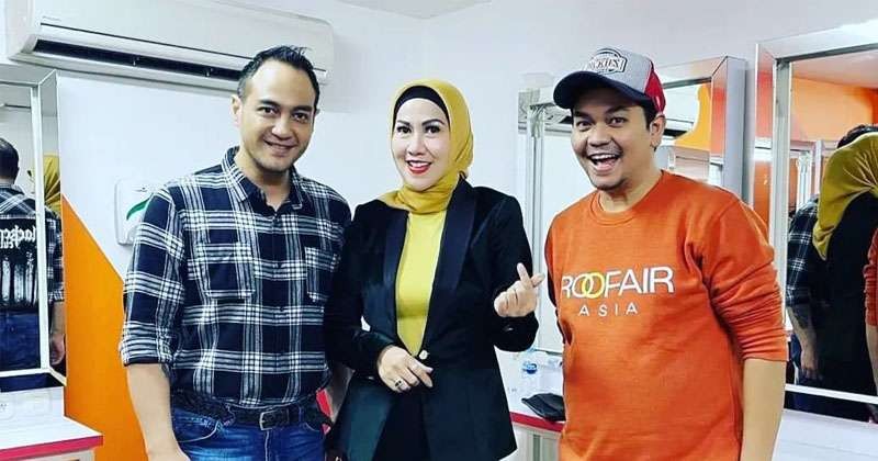 Pasangan Venna Melinda dan Ferry Irawan pose bersama Indra Bekti. (Foto: Instagram)