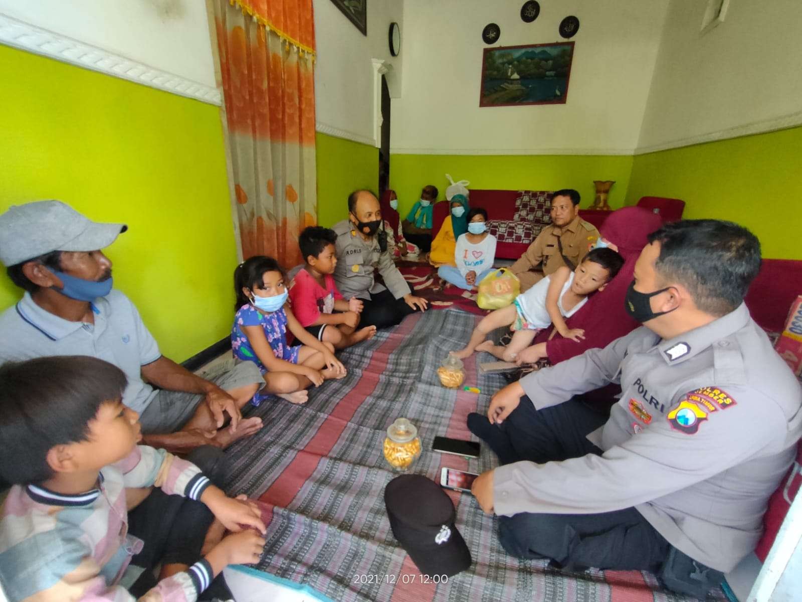 Sebagaian korban erupsi Semeru yang mengungsi ke Kecamatan Kencong, Jember (Foto: Istimewa)