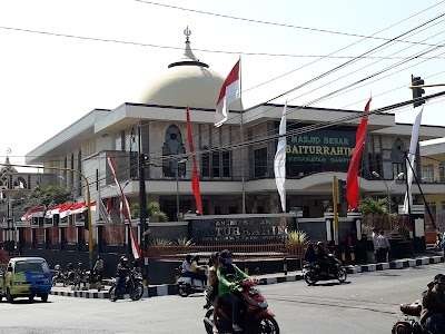 Masjid Besar Baiturrahim, Dampit, Kabupaten Malang, Jawa Timur. (Foto: Travellers)