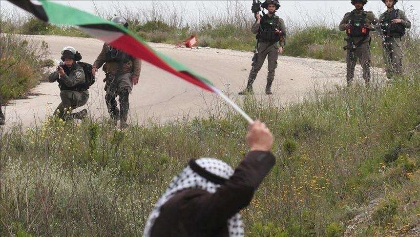 Pemukim Israel pada hari Jumat 17 Desember 2021 menyerang beberapa desa Palestina di dekat kota Nablus di Tepi Barat yang diduduki utara. (Foto: afp)