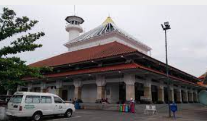 Masjid Sunan Ampel, Surabaya. DPRD Surabaya dorong didirikan museum di sekitar Sunan Ampel. (Foto: karyakubah.com)