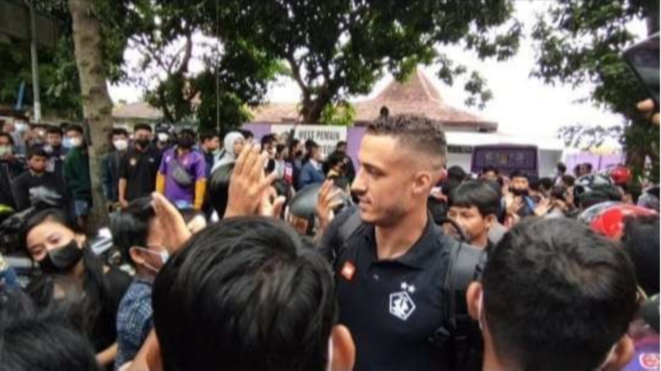 Pemain Persik Kediri bertolak ke Bali, lakoni putaran ke-2, Liga 1, 2021 (Foto: Fendy Plesmana/ngopibareng.id)