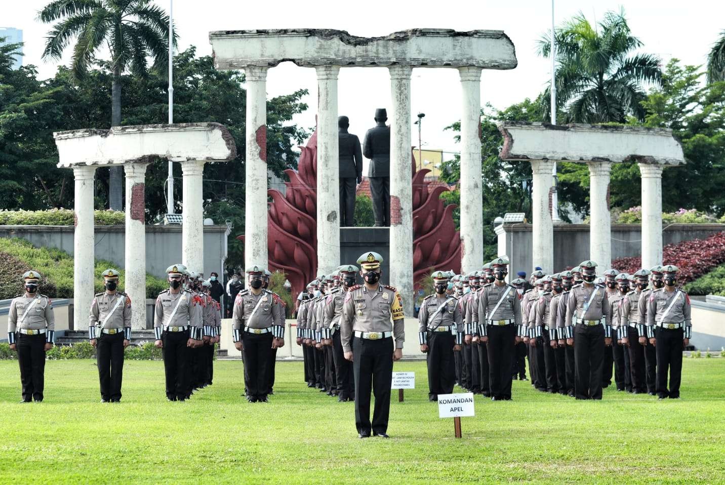 Apel Gelar Pasukan di Tugu Pahlawan Surabaya, Kamis 23 Desember 2021. (Foto: Istimewa)