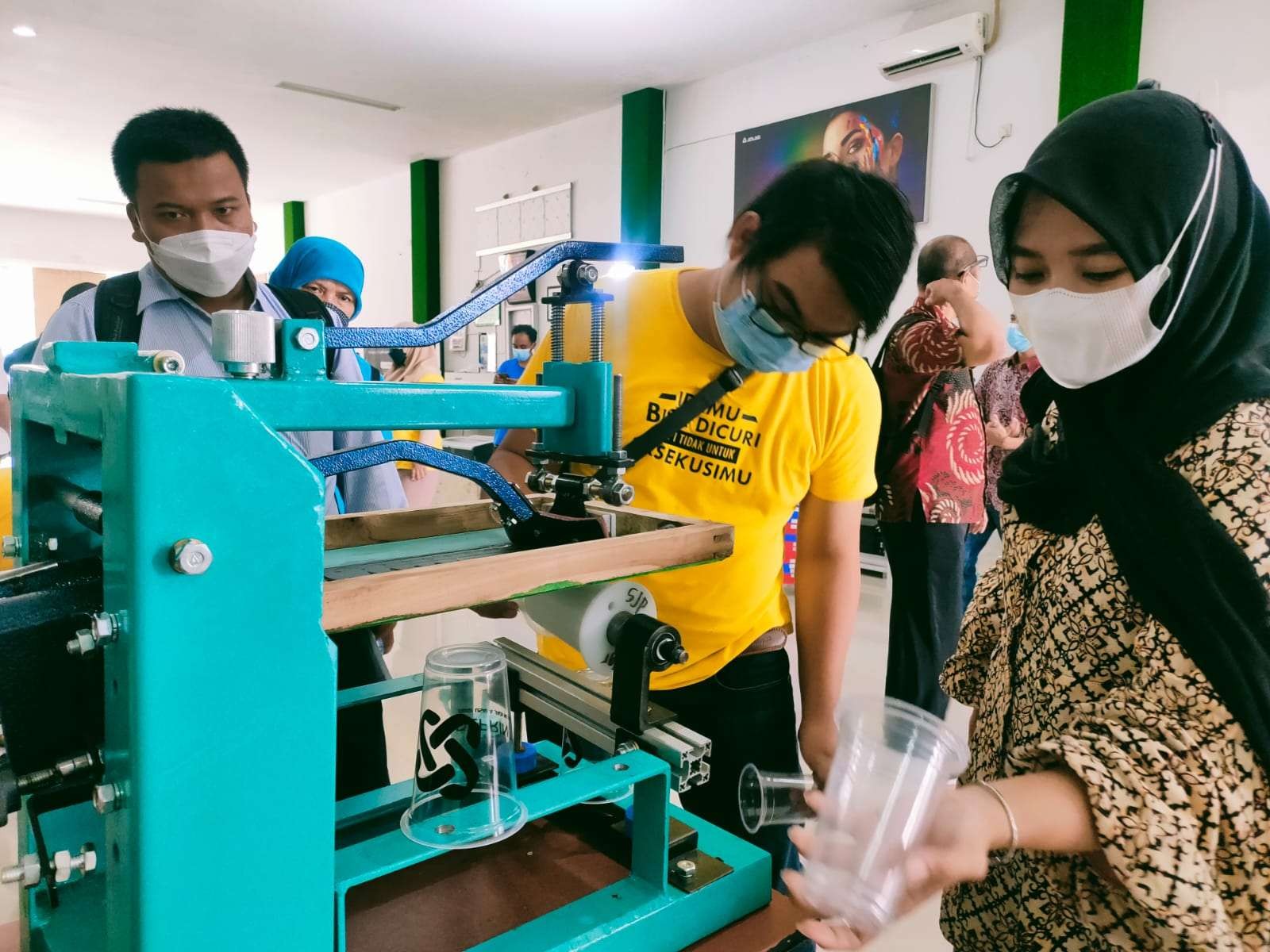 Produk sablon kemasan yang disediakan Deprintz untuk pelaku Umkm. (Foto: Istimewa)