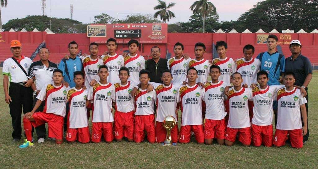 Foto Nadeo saat usia 11 tahun. Dia pernah satu tim dengan Risna Prahalabenta yang sekarang memperkuat Persik Kediri. (Foto: Istimewa)