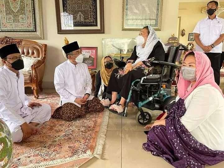 Gus Yahya sowan ke Ny Hj Sinta Nuriyah di Ciganjur Jakarta Selatan. (Foto:Istimewa)