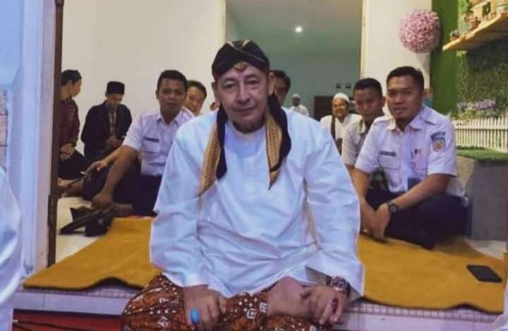 Habib Luthfi bin Yahya, menghormati budaya masyarakat. (Foto:Petanesia)