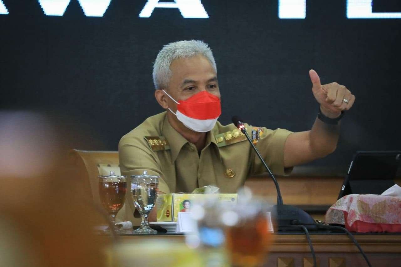 Gubernur Jawa Tengah, Ganjar Pranowo meminta agar sekolah SD dengan siswa berusia 6-11 tahun tak lakukan PTM 100 persen. (Foto: ist)