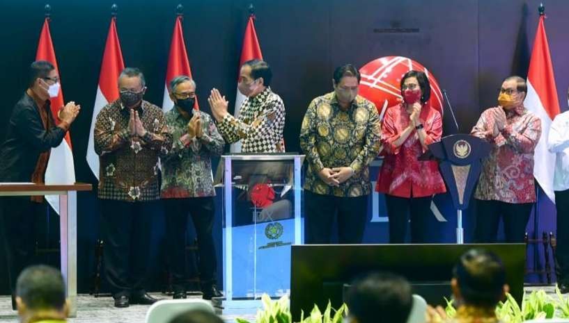 Presiden Jokowi meresmikan pembukaan perdagangan Bursa Efek 2022 di Gedung BEJ. (Foto: Setpres)