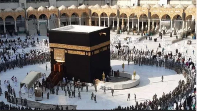 Jemaah umrah dari Malaysia harus ditangguhkan karena kebijakan pemerintah setempat. (Foto: Istimewa)