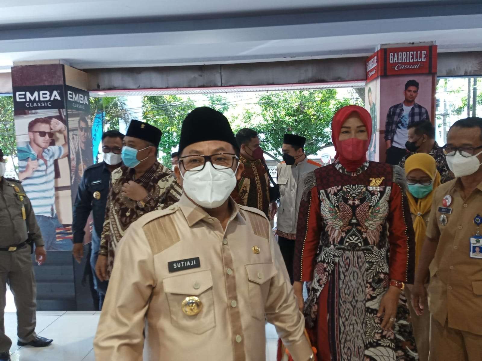 Walikota Malang, Sutiaji saat berada di Mal Pelayanan Publik (Foto: Lalu Theo/ngopibareng.id)