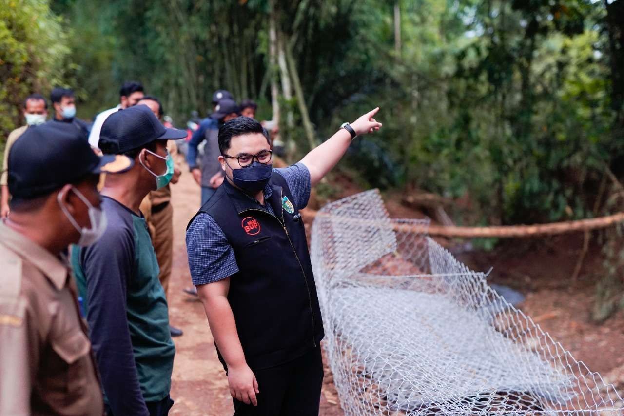 Tinjau lokasi bencana, Bupati Kediri fokus pembenahan infrastruktur (istimewa)