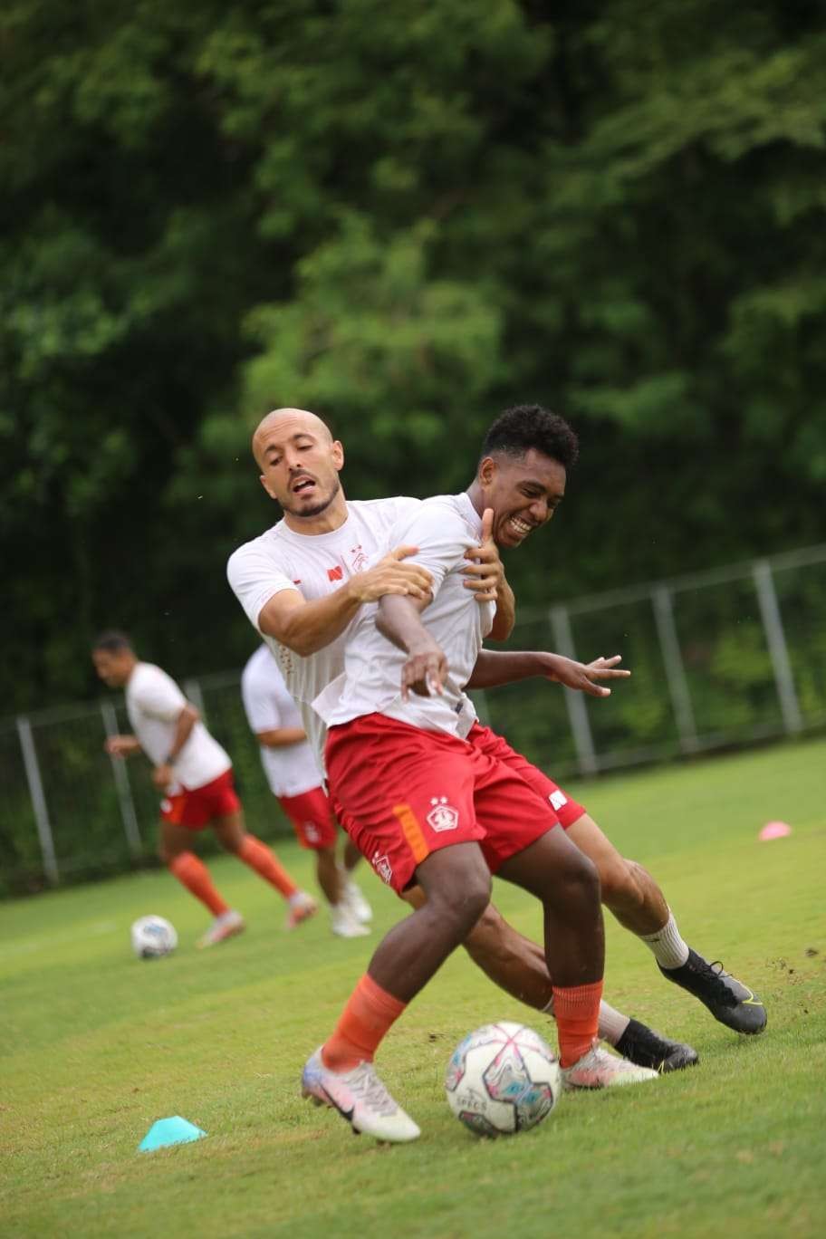 Persik Kediri kontrak pemain muda PSBS Biak, Jeam Kelly untuk jangka panjang. (foto: istimewa)