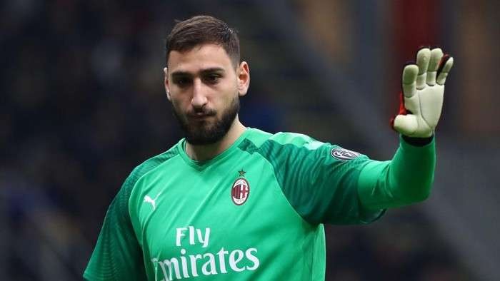 Kiper Donnarumma terkonfirmasi positif Covid-19. (Foto: Twitter)