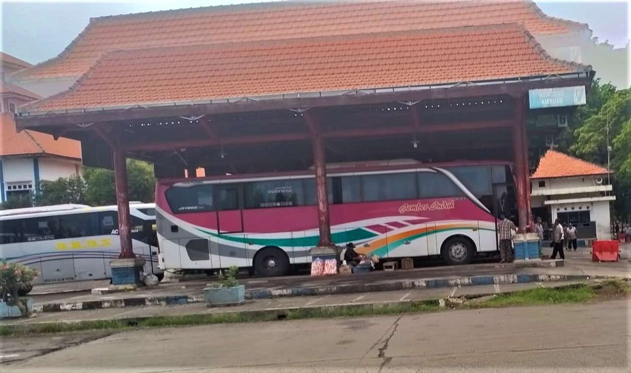 Suasana Terminal Bayuangga, Kota Probolinggo yang sepi saat libur Nataru. (Foto: Ikhsan Mahmudi/Ngopibareng.id)